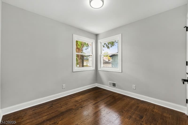 429 Wheatsheaf Rd, Roselle Boro, Union photo 15