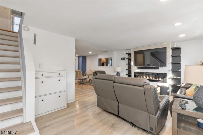 603 Lincoln Park, Cranford Twp., Union photo 2