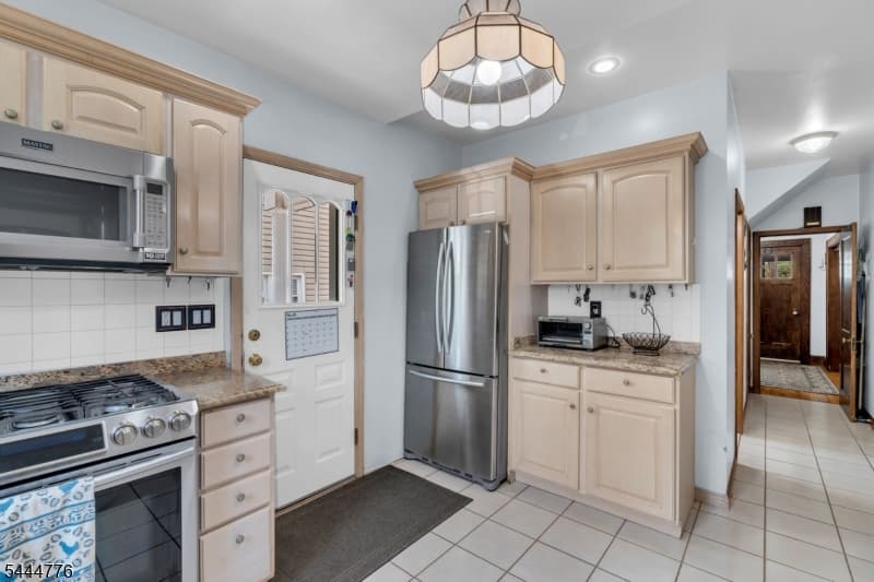 180 E Clay, Roselle Park Boro, Union photo 13