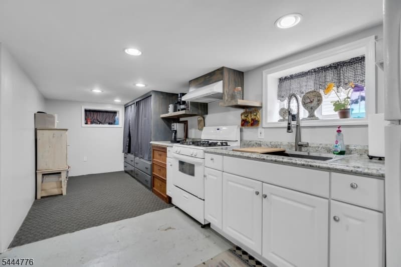 180 E Clay, Roselle Park Boro, Union photo 25