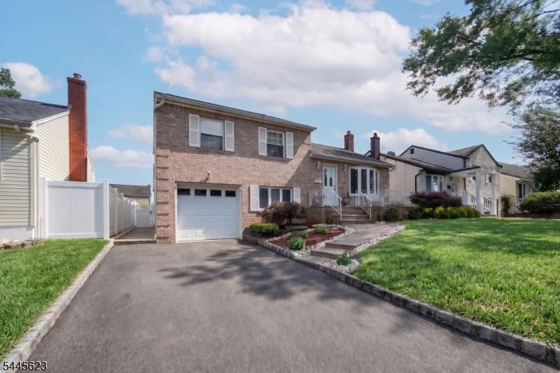 729 Colonial Arms Rd, Union Twp., Union