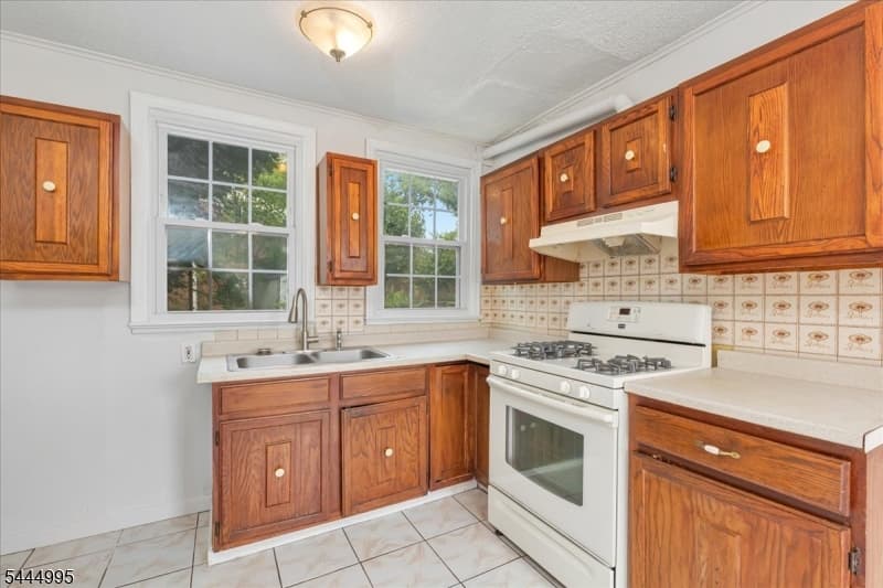 1051 S Elmora Ave, Elizabeth City, Union photo 10