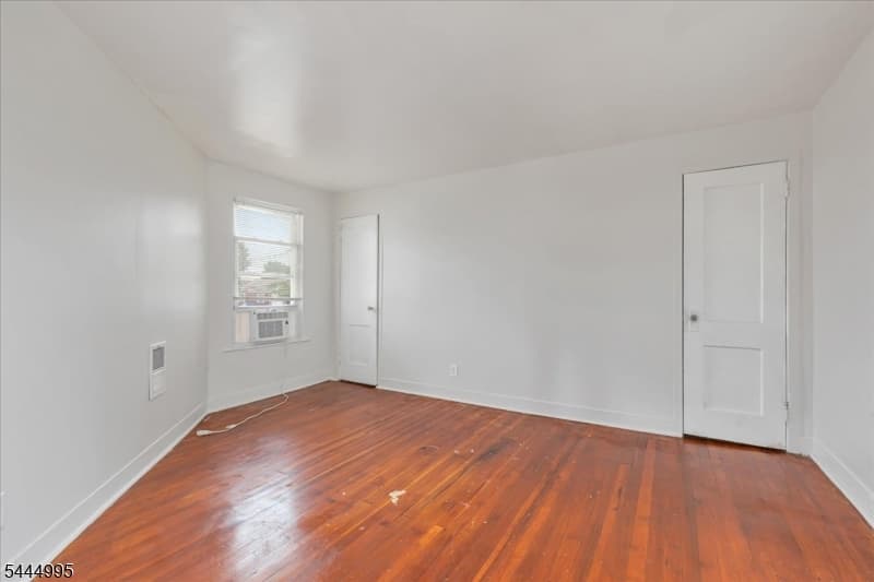 1051 S Elmora Ave, Elizabeth City, Union photo 13