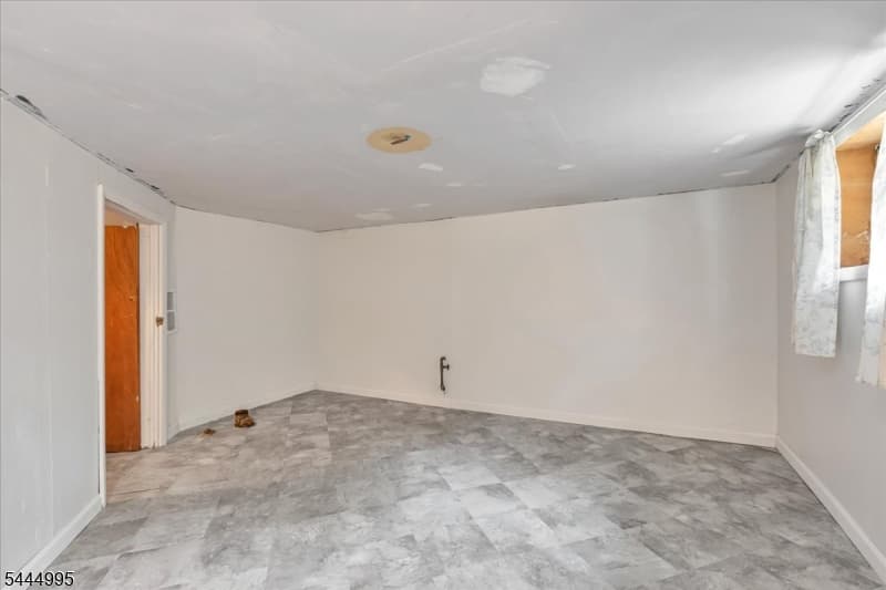 1051 S Elmora Ave, Elizabeth City, Union photo 22