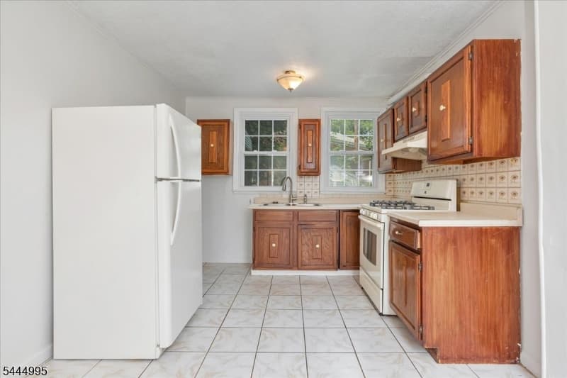 1051 S Elmora Ave, Elizabeth City, Union photo 8