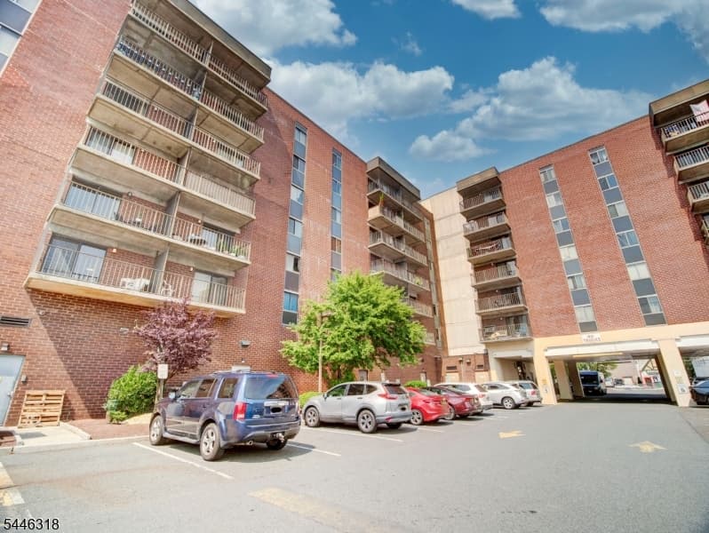 10 N Wood Ave, Linden City, Union