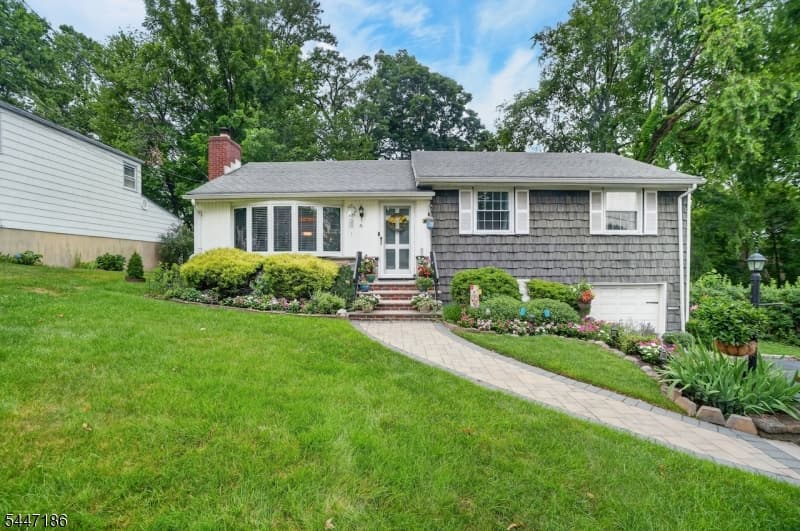 72 Lyons Pl, Springfield Twp., Union