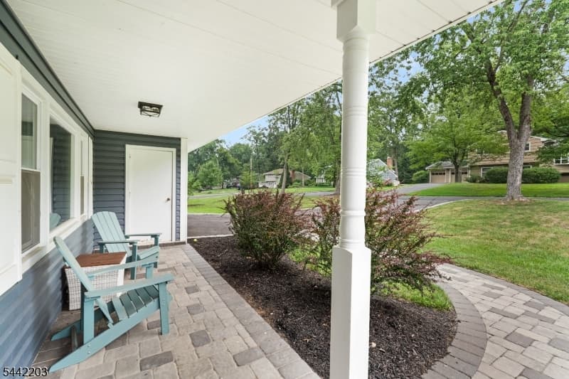 41 Holly Glen Ln, Berkeley Heights Twp., Union photo 2