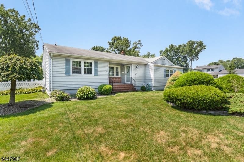 54 Canterbury Dr, Clark Twp., Union