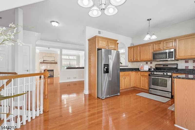 1366 Genovese Ln, Rahway City, Union photo 10