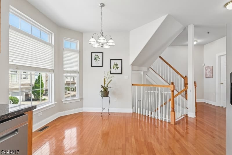 1366 Genovese Ln, Rahway City, Union photo 13