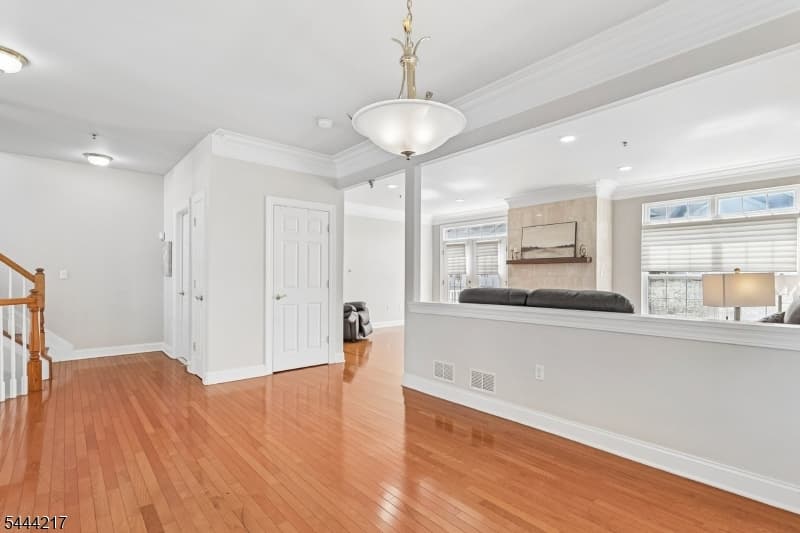 1366 Genovese Ln, Rahway City, Union photo 15