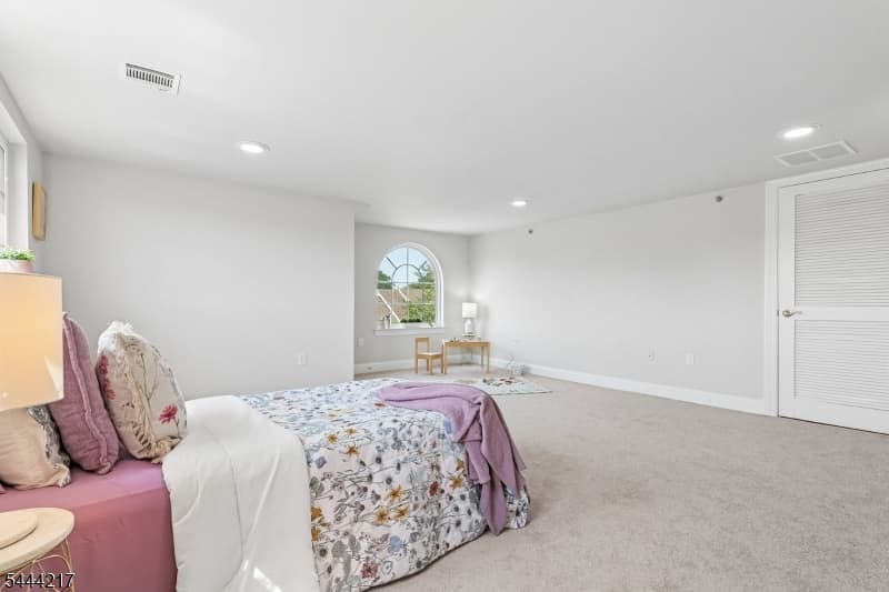 1366 Genovese Ln, Rahway City, Union photo 24