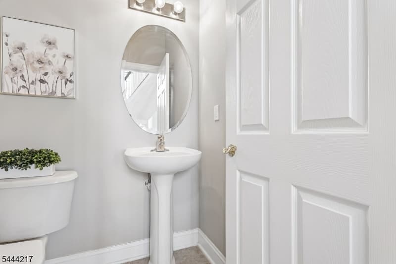 1366 Genovese Ln, Rahway City, Union photo 31