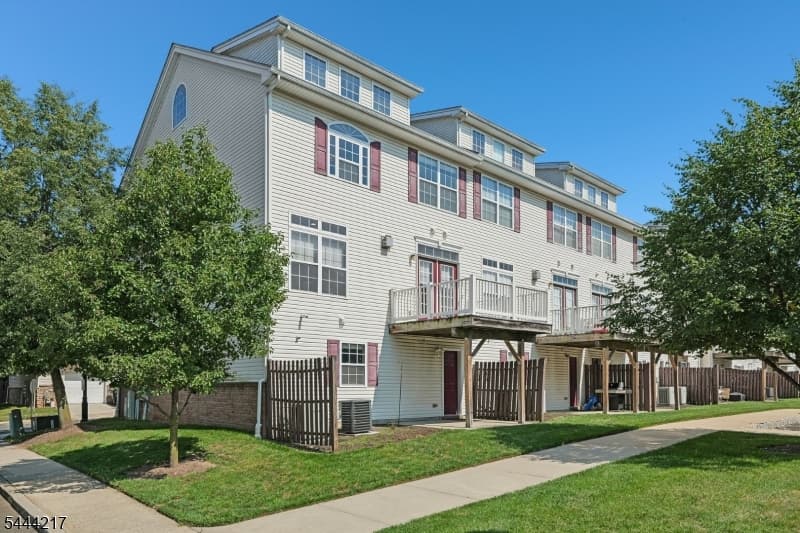 1366 Genovese Ln, Rahway City, Union photo 39