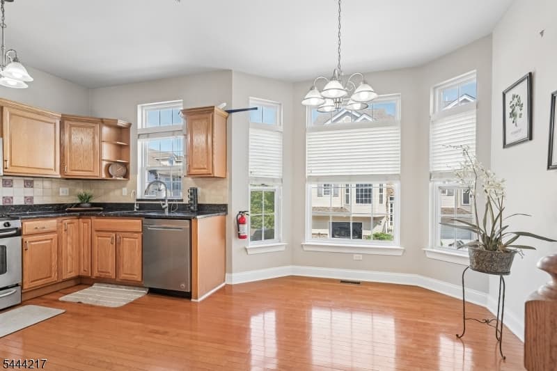 1366 Genovese Ln, Rahway City, Union photo 8