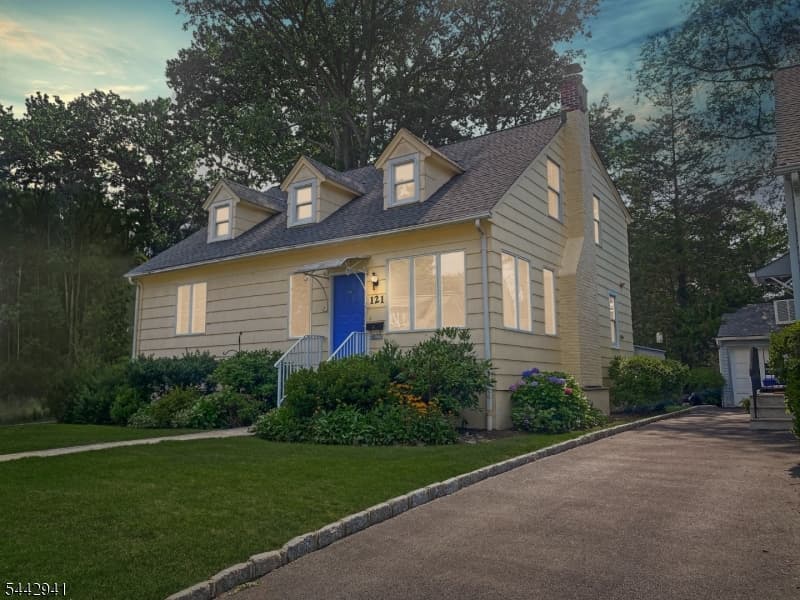 121 Columbia Ave, Cranford Twp., Union