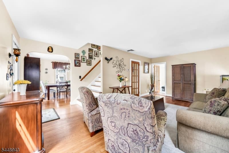 473 Whitewood Rd, Union Twp., Union photo 6