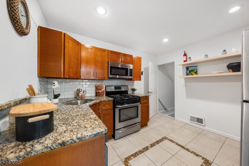 896 Maurice Ave, Rahway City, Union photo 10