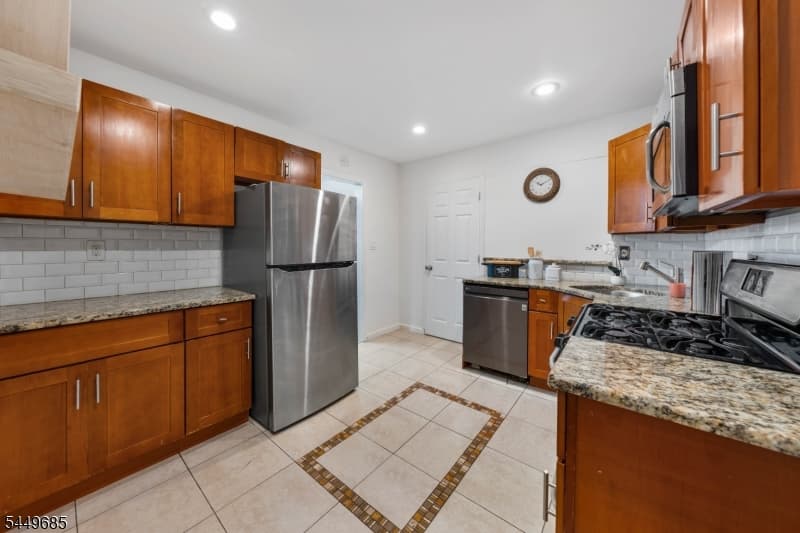 896 Maurice Ave, Rahway City, Union photo 11
