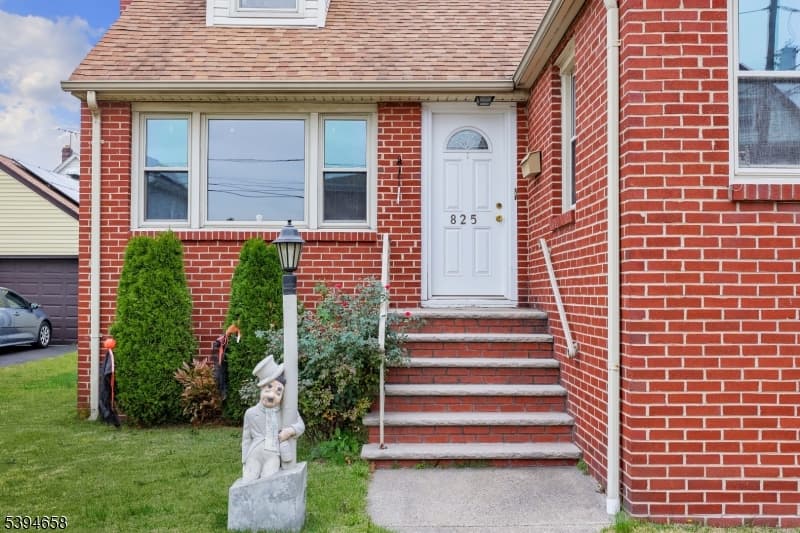 825 Dennis Pl, Linden City, Union photo 2