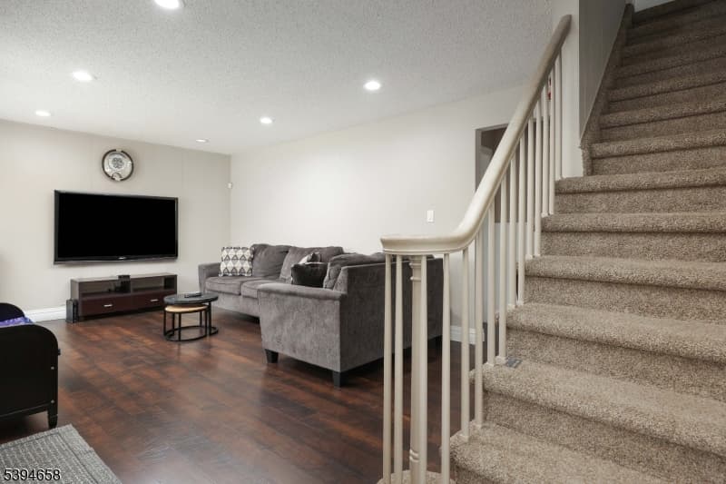 825 Dennis Pl, Linden City, Union photo 9