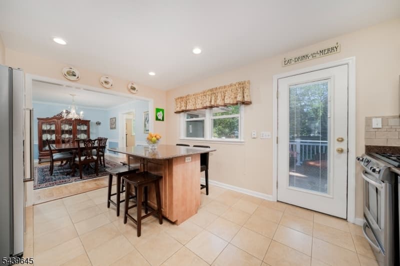 6 Woodbine Cir, New Providence Boro, Union photo 15