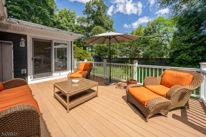 6 Woodbine Cir, New Providence Boro, Union photo 3