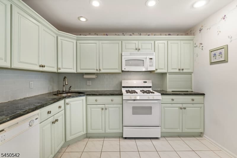 675 Raritan Rd, Clark Twp., Union photo 10