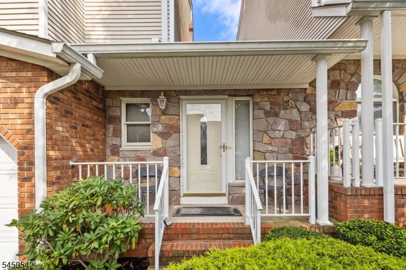 675 Raritan Rd, Clark Twp., Union photo 2