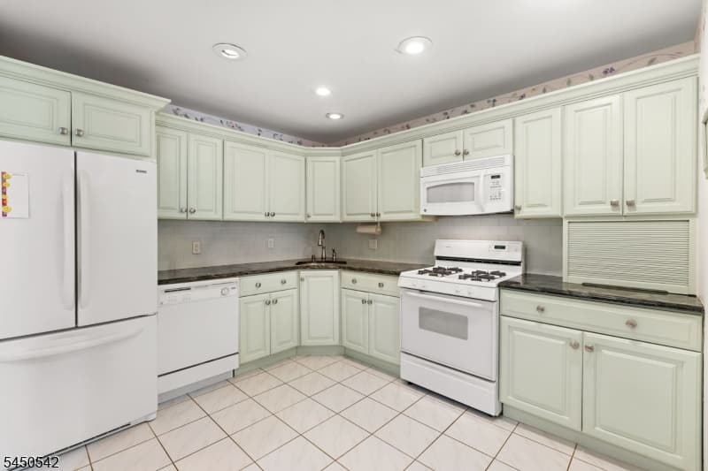 675 Raritan Rd, Clark Twp., Union photo 9