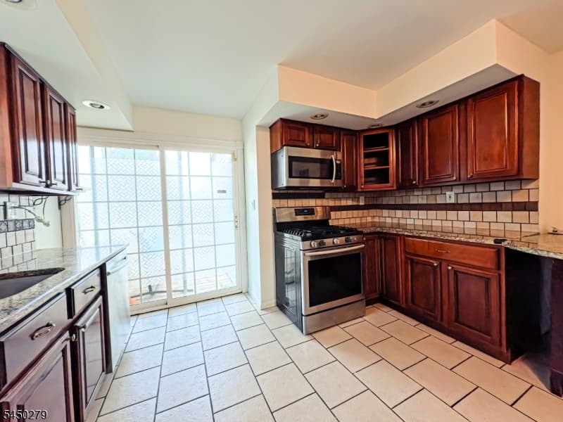 621 Palisade Rd, Union Twp., Union photo 14