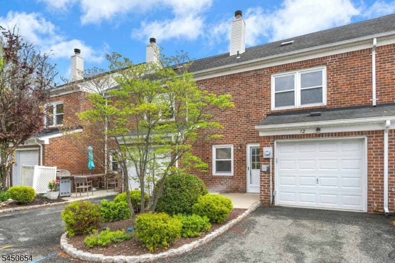 12 Harwich Ct, Scotch Plains Twp., Union photo 3