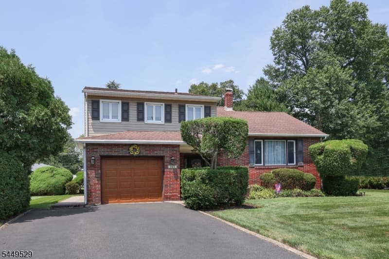 167 Acorn Dr, Clark Twp., Union