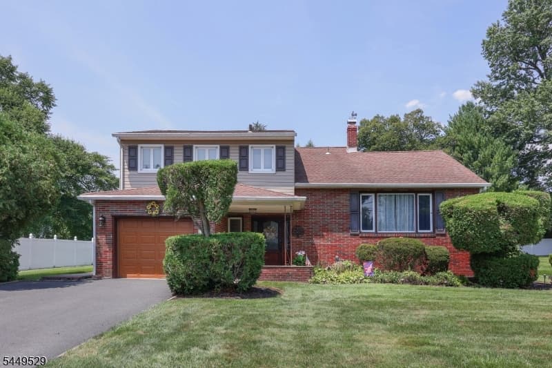 167 Acorn Dr, Clark Twp., Union photo 3