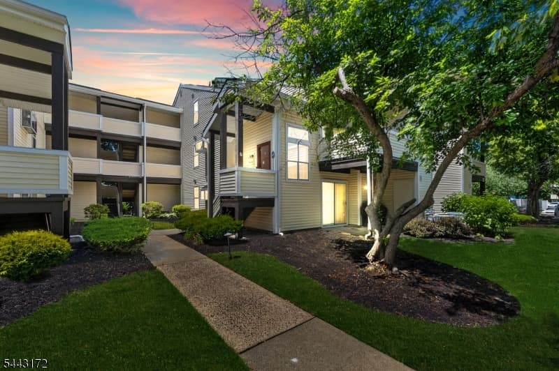 121 Country Club-10, Union Twp., Union