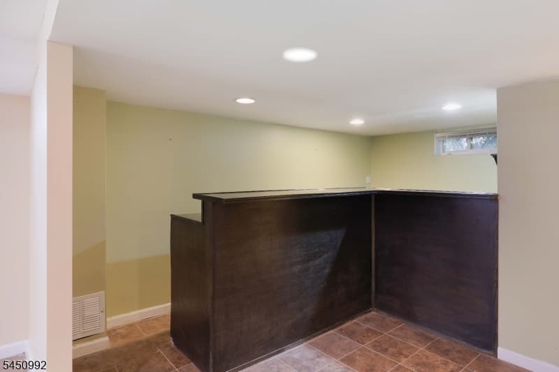 164 W Grant Ave, Roselle Park Boro photo 23