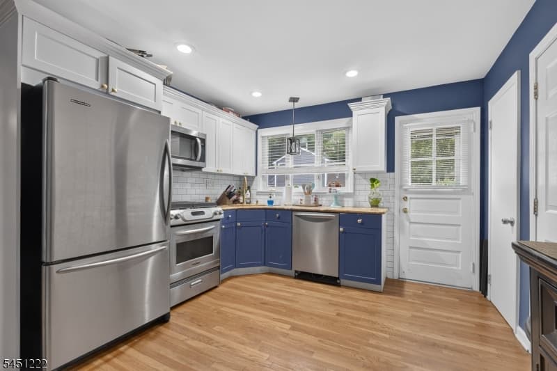 870 Crescent Dr, Rahway City, Union photo 12