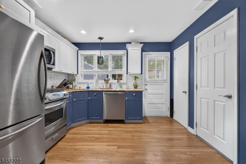 870 Crescent Dr, Rahway City, Union photo 13