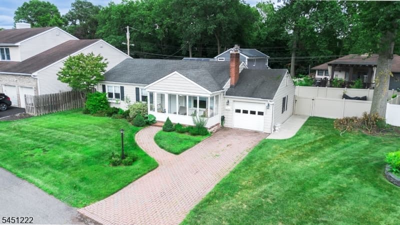 870 Crescent Dr, Rahway City, Union photo 2