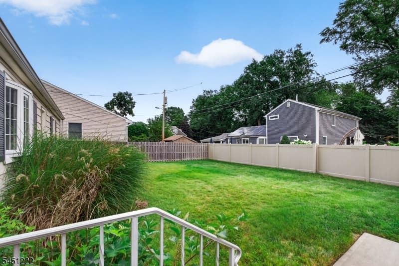 870 Crescent Dr, Rahway City, Union photo 23