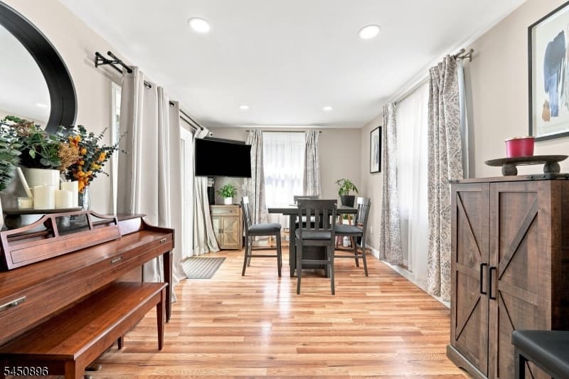 1204 Wheatsheaf Rd, Roselle Boro, Union photo 8