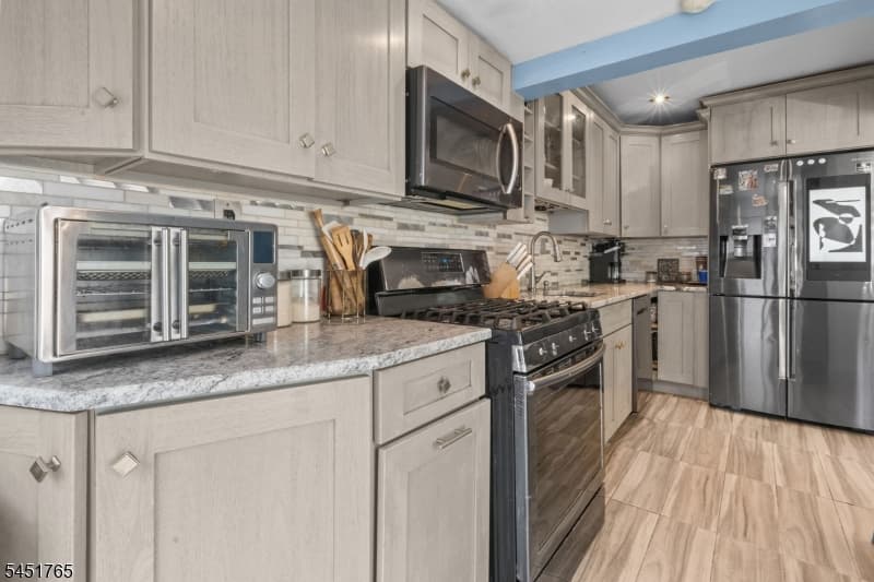 484 Raritan Rd, Roselle Boro, Union photo 13