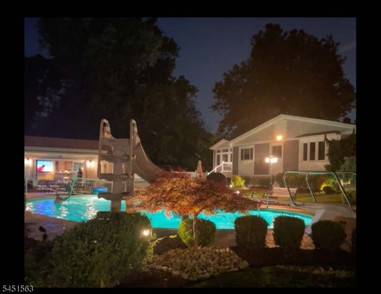 196 Hawthorne Dr, Clark Twp., Union photo 2