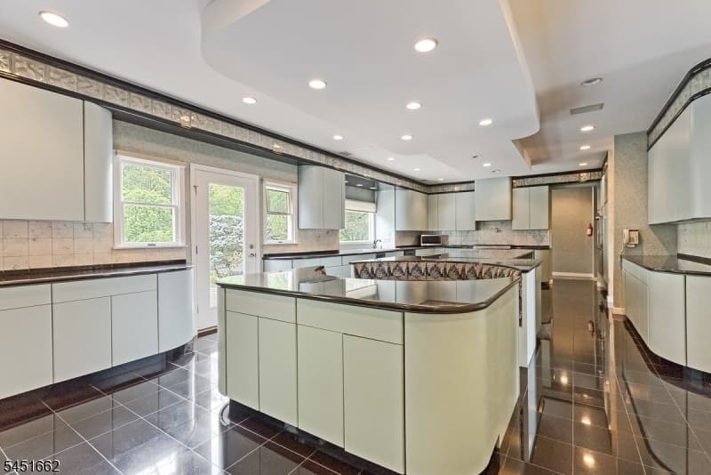 31 Blackbirch Rd, Scotch Plains Twp., Union photo 4
