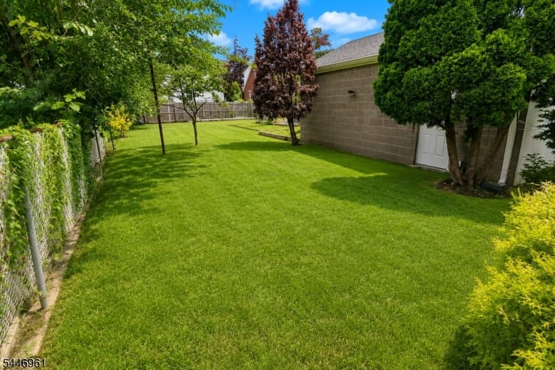521 E Blancke St, Linden City, Union photo 3