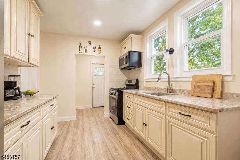 512 W 3Rd Ave, Roselle Boro, Union photo 16