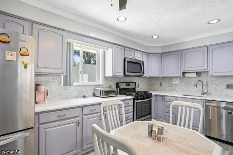 10 Independence Dr, Roselle Boro, Union photo 2
