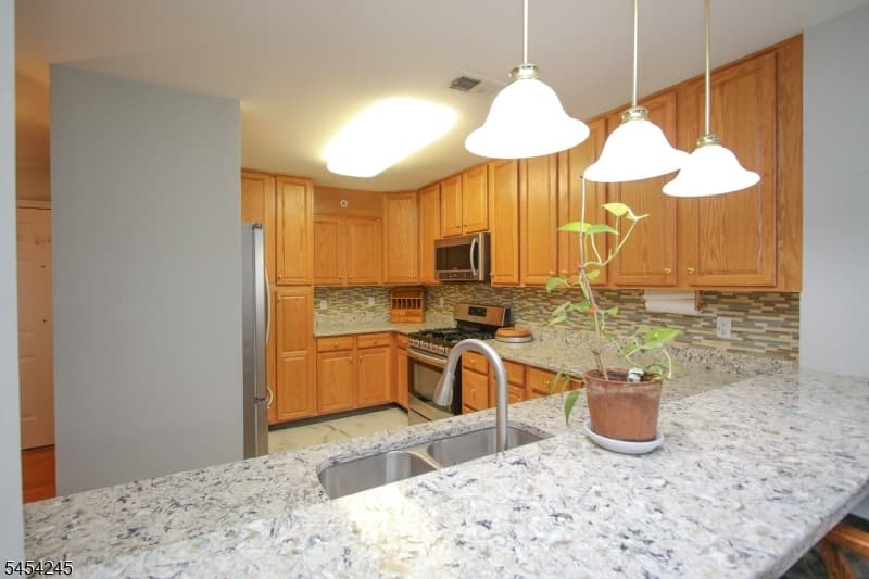10 Redspire Dr, Union Twp. photo 2