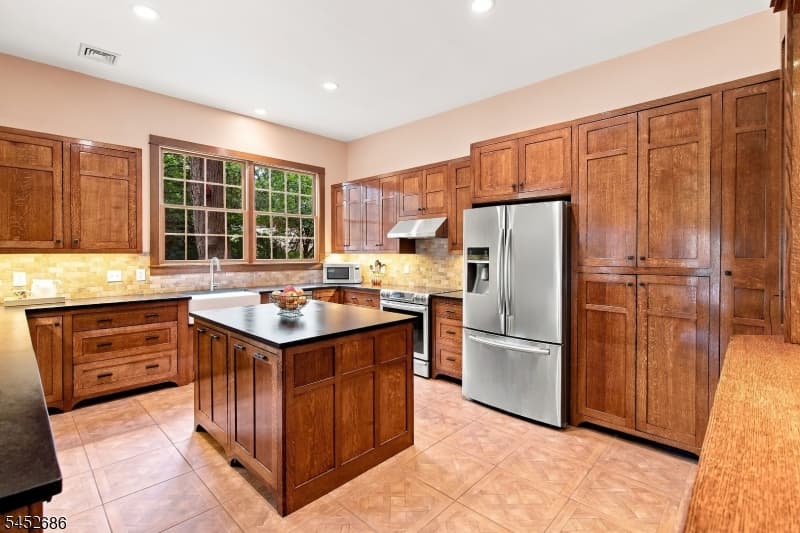 300 Emerson Ln, Berkeley Heights Twp. photo 9